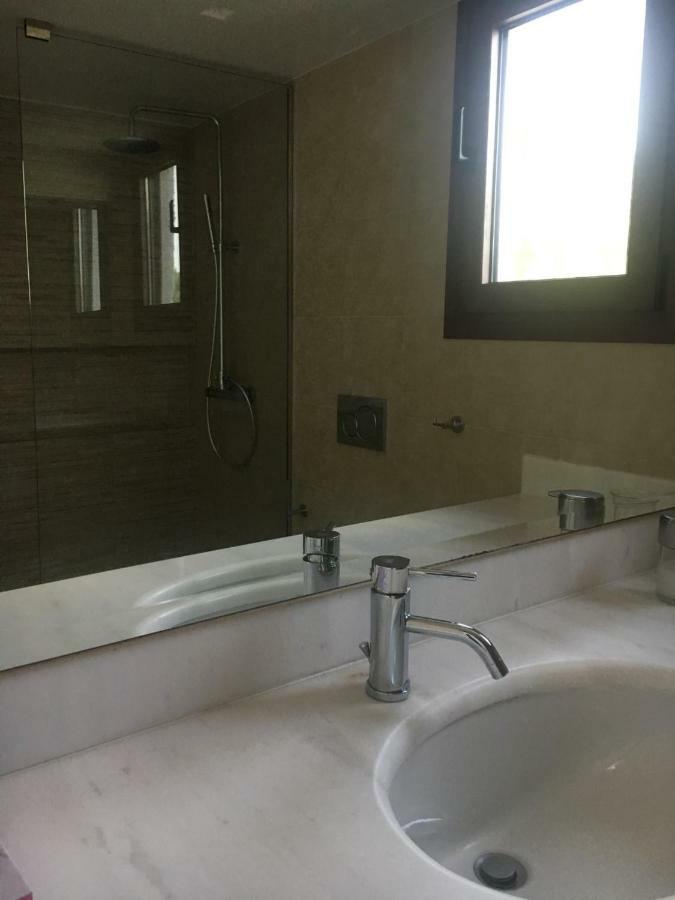 Villa Christina With Private Pool In Saronida, Near Stunning Beaches, Athens Airport & Sounio Buitenkant foto